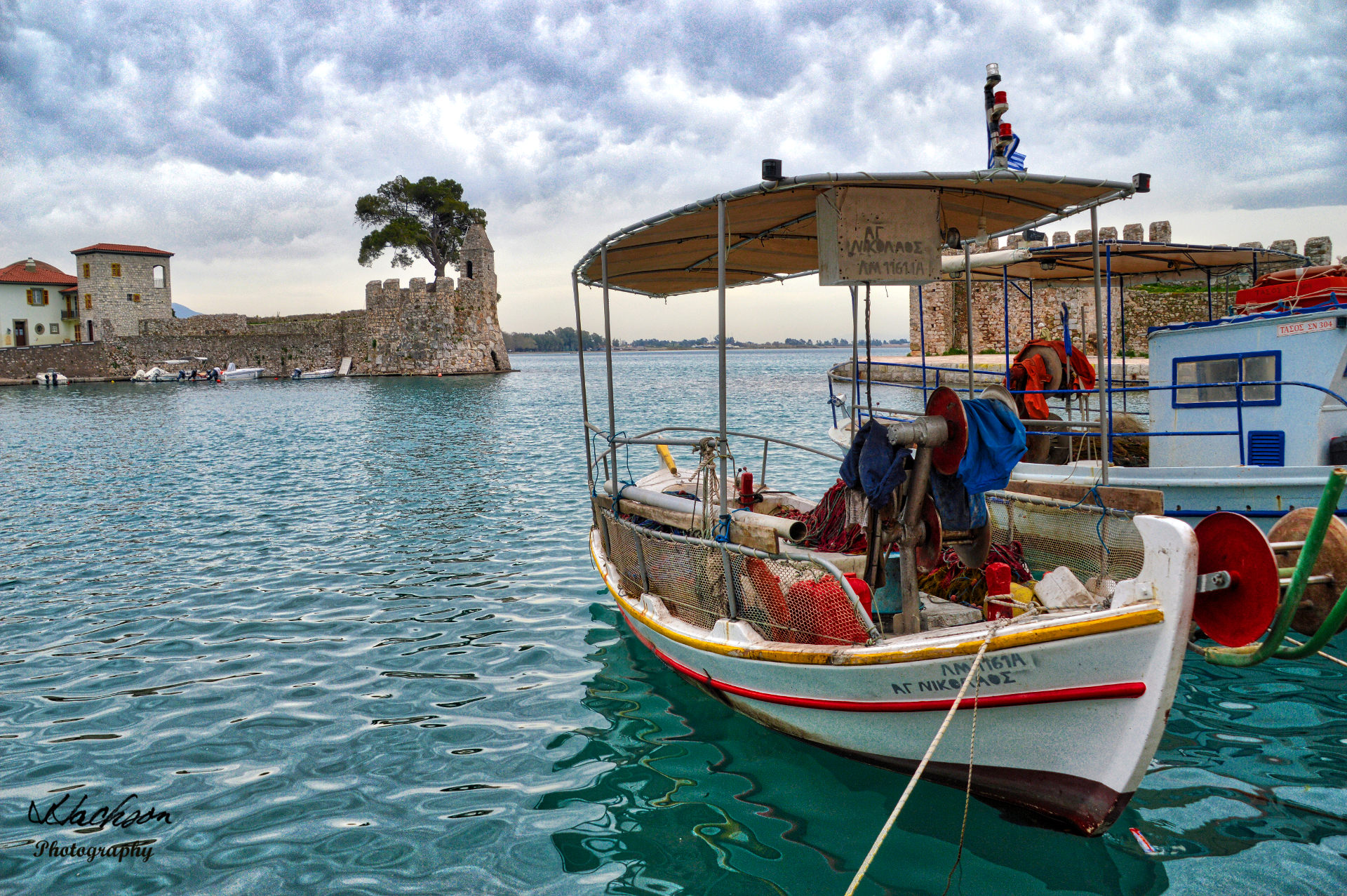 Photo of the harbor at Nafpaktos, Greece